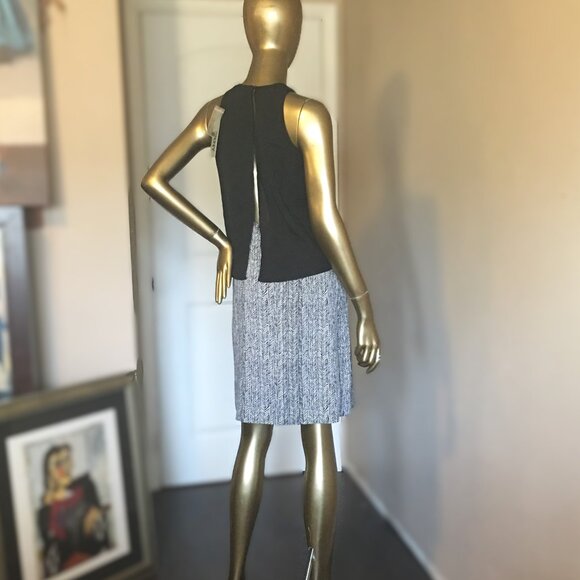 𝐃𝐊𝐍𝐘 Graphic Slip On Dress ⪢⪢ NEW WITH TAGS!! - Picture 5 of 13